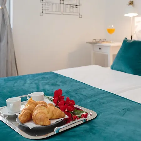 Sun Square Apartment