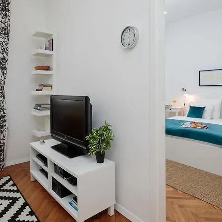 Sun Square Apartment *
