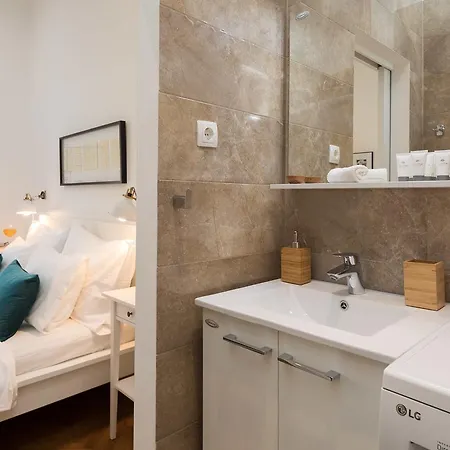 Sun Square Apartment